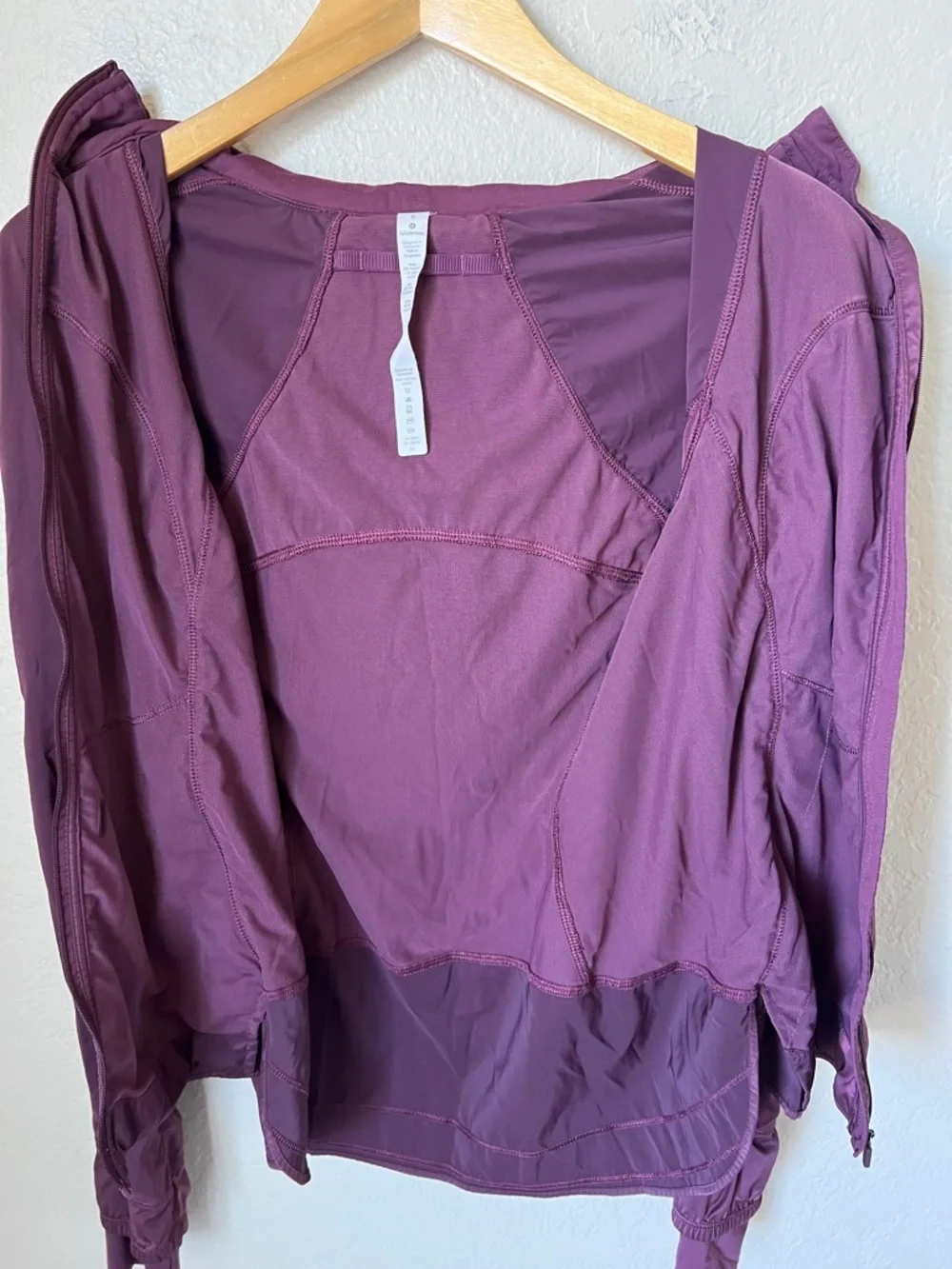 Lululemon burgundy goal crusher pack-away hood zip jacket